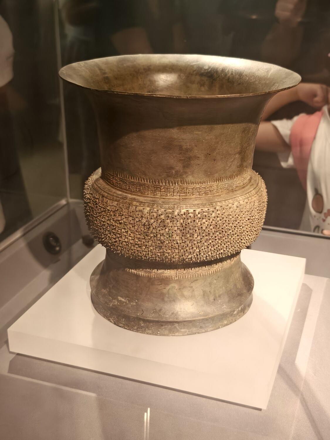 青铜尊